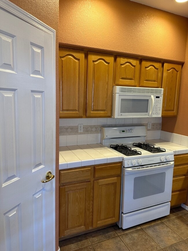 1825 E Shore Villas Dr in Bullhead City, AZ - Building Photo - Building Photo