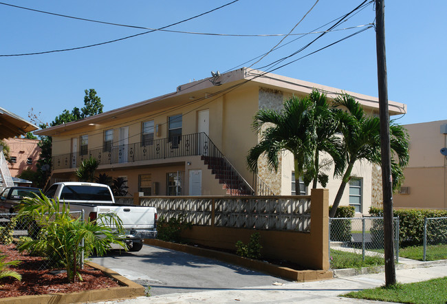 1261 SW 5th St in Miami, FL - Building Photo - Building Photo