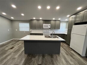 12100 Seminole Blvd in Seminole, FL - Building Photo - Building Photo