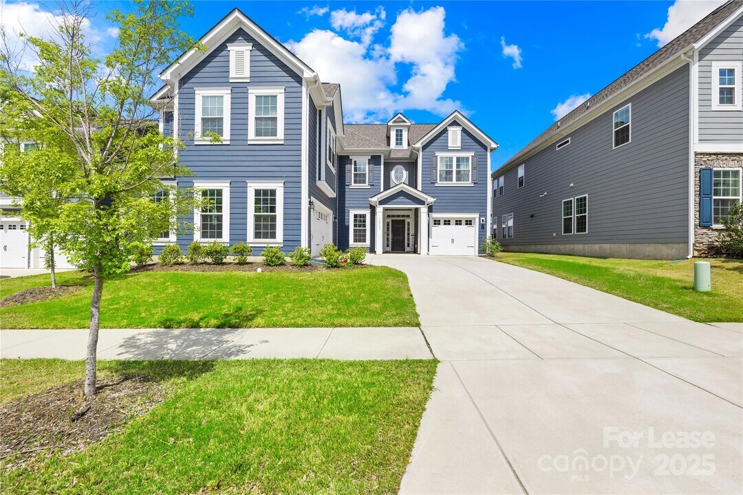 14917 Baldridge Dr in Huntersville, NC - Building Photo