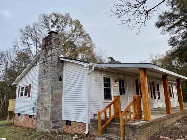 1911 Old Pelzer Rd in Piedmont, SC - Building Photo - Building Photo