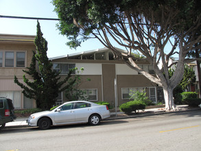 3138 E 3rd St in Long Beach, CA - Foto de edificio - Building Photo