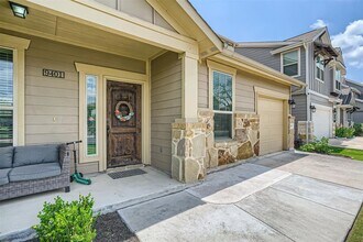 9401 McKnight Lp in Austin, TX - Building Photo - Building Photo