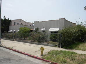 1351-1369 N Hobart Blvd in Los Angeles, CA - Building Photo - Building Photo