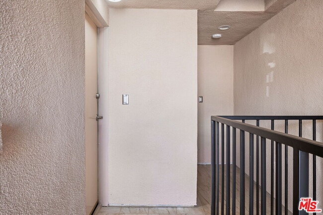 435 1/2 W Elk Ave in Glendale, CA - Building Photo - Building Photo