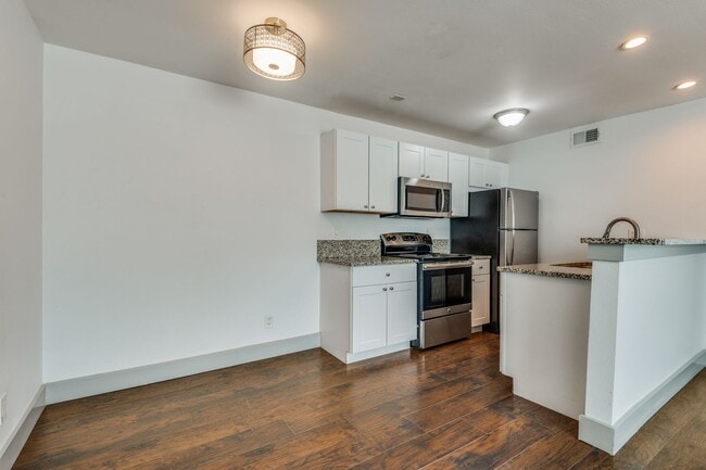 4633 Fairmount St
