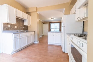 3511 Snelling Ave in Minneapolis, MN - Building Photo