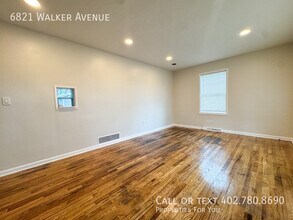 6821 Walker Ave in Lincoln, NE - Building Photo - Building Photo