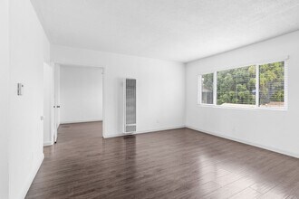 1335 Stanley Ave in Long Beach, CA - Building Photo - Building Photo