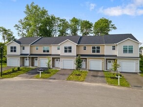 Marion Gardens Townhomes in Baldwinsville, NY - Foto de edificio - Building Photo