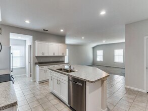 233 Abingdon St in Azle, TX - Building Photo - Building Photo