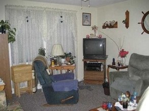 45 Thackeray Ct in Tonawanda, NY - Foto de edificio - Building Photo