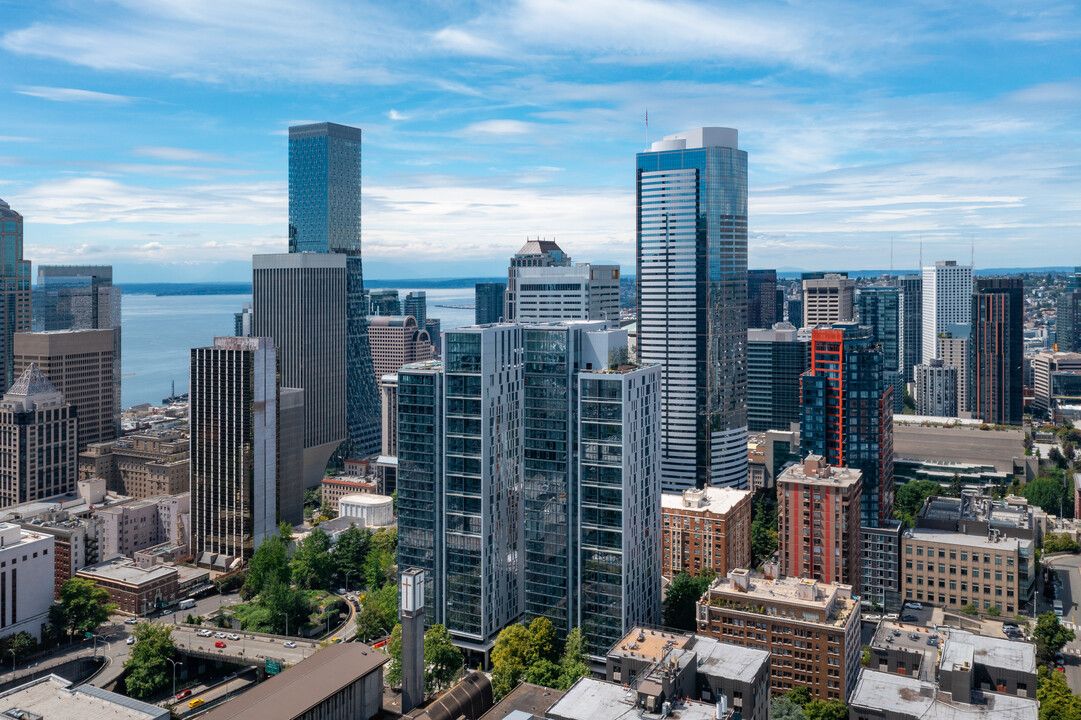 Ovation in Seattle, WA - Foto de edificio