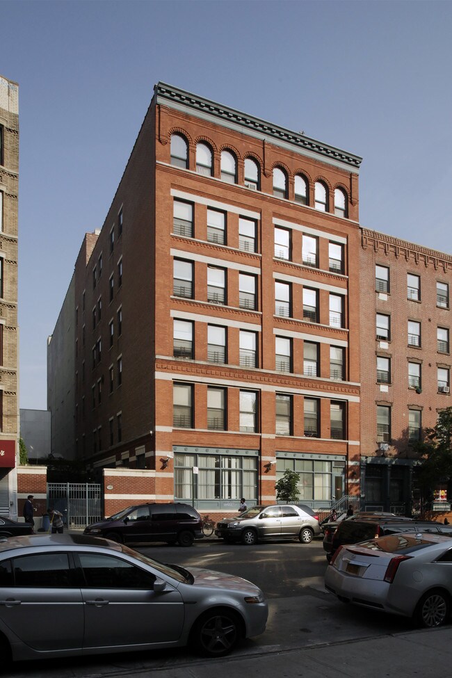 141 Avenue D in New York, NY - Building Photo - Building Photo