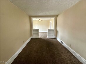 411 Alexander St in Akron, OH - Building Photo - Building Photo