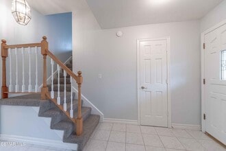 5848 Lake Lindero Dr in Agoura Hills, CA - Building Photo - Building Photo