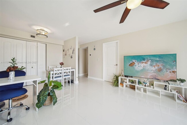 1740 NW N River Dr in Miami, FL - Building Photo - Building Photo