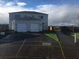 4478 Fergus Ave in Eugene, OR - Building Photo