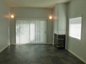 7100 Pirates Cove Rd, Unit 2027 in Las Vegas, NV - Foto de edificio - Building Photo