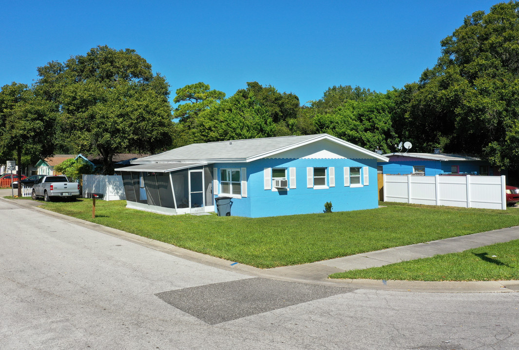 6801 48th Ave N in St. Petersburg, FL - Foto de edificio