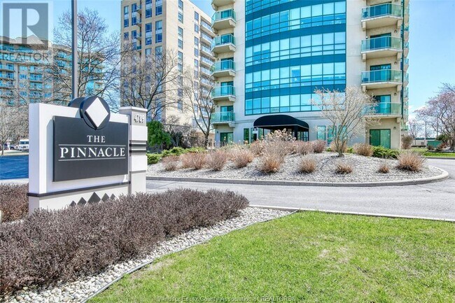 4789 Riverside Dr E in Windsor, ON - Building Photo - Building Photo
