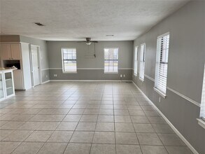 22 Sue Ln in Highlands, TX - Building Photo - Building Photo