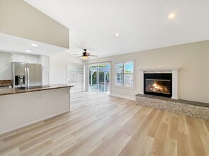 11775 Scripps Lake Dr in San Diego, CA - Building Photo - Building Photo