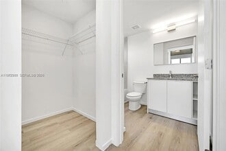 475 NE 125th St, Unit 501 in North Miami, FL - Building Photo - Building Photo