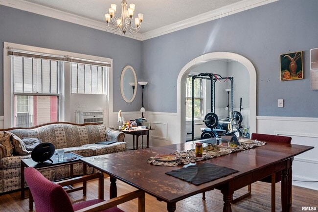 property at 1214 W Monroe St