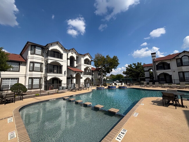 1011 Wonder World Dr