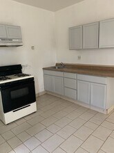 4500 San Carlos Ave-Unit -LOWER in Oakland, CA - Building Photo - Building Photo