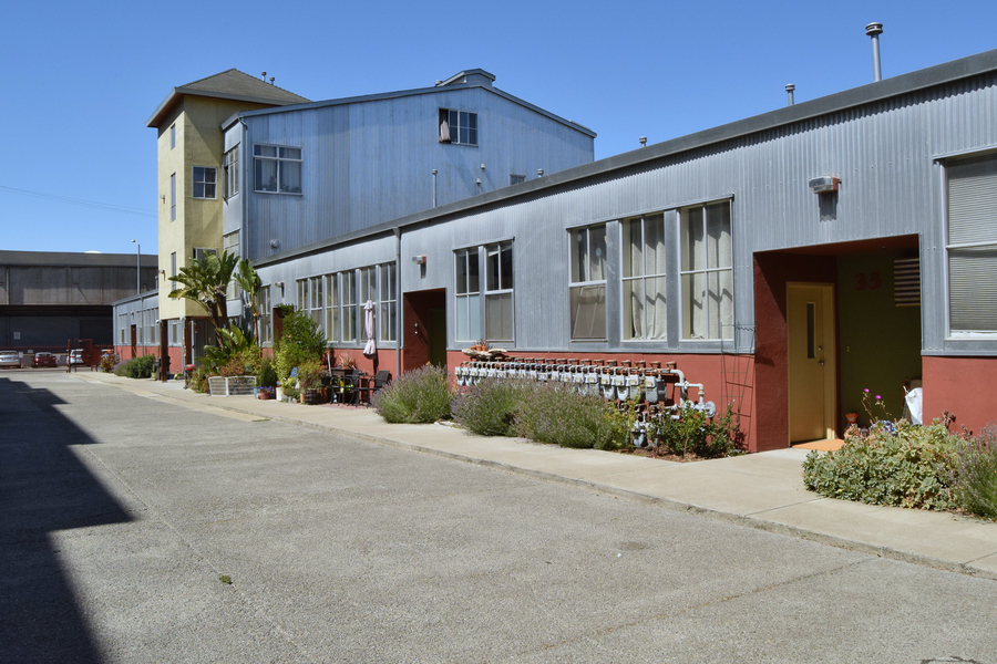 Boathouse Lofts in Oakland, CA - Foto de edificio