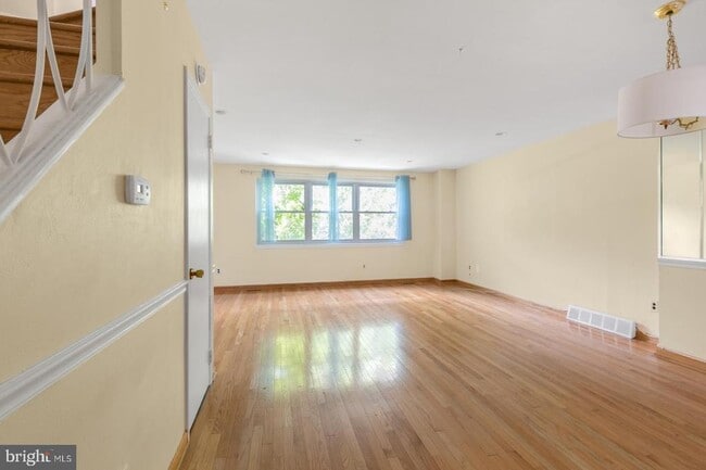 6736 Emlen St in Philadelphia, PA - Building Photo - Building Photo