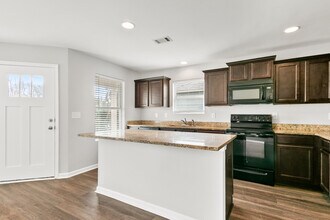 16411 Waterbury Ln in Moundville, AL - Building Photo - Building Photo