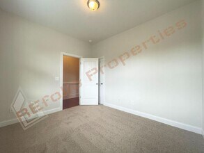 1395 Town Home Dr in Apex, NC - Building Photo - Building Photo