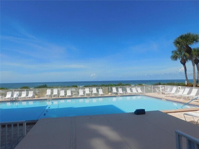 627 Alhambra Rd in Venice, FL - Building Photo - Building Photo