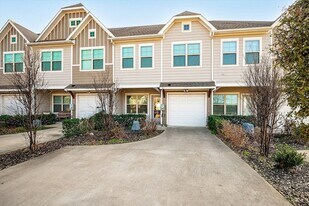 2721 Vine Ct, Unit 1413 in Denton, TX - Building Photo