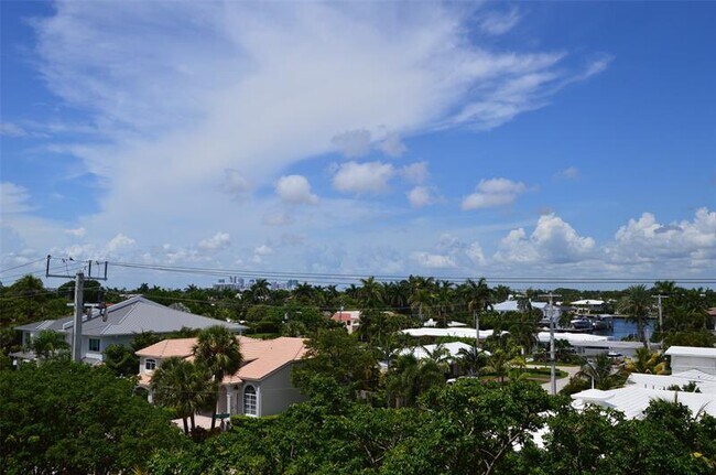 2300 NE 33rd Ave in Fort Lauderdale, FL - Building Photo - Building Photo