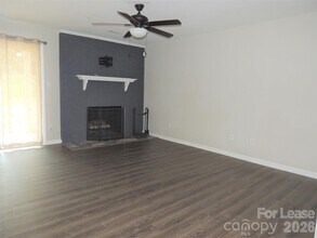 9252 Kings Canyon Dr in Charlotte, NC - Building Photo - Building Photo