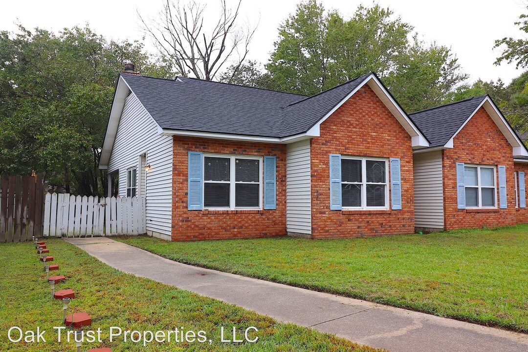 9621 N Cardinal Dr in Ladson, SC - Building Photo