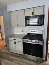 18990 Raymond St in Maple Heights, OH - Building Photo - Building Photo