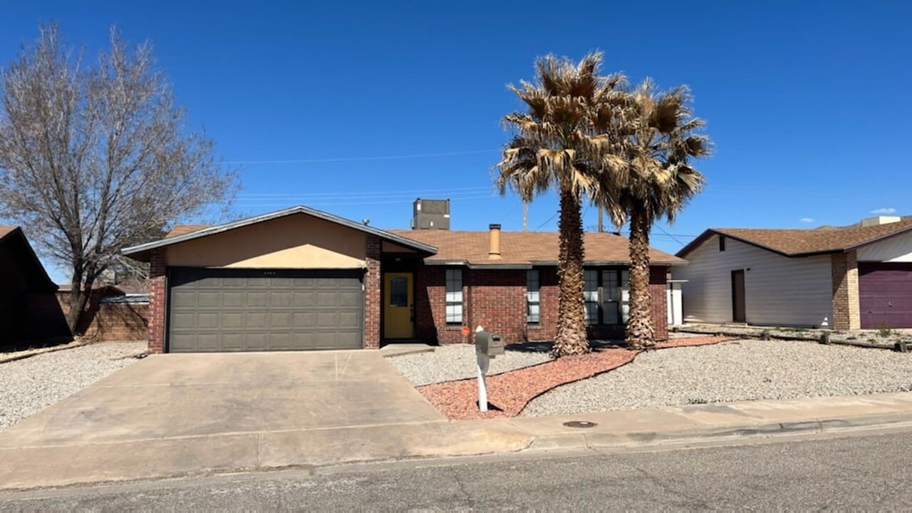 1309 Desert Dawn Dr in Alamogordo, NM - Building Photo