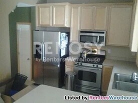 7528 Parkridge Ln in Savage, MN - Building Photo
