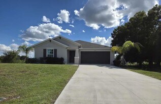 3403-3434 34th St SW in Lehigh Acres, FL - Building Photo