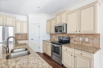 2212 Clare Park Dr in Franklin, TN - Foto de edificio - Building Photo
