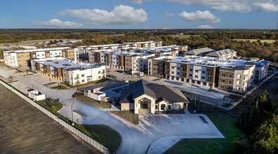 Malloy Bridge in Seagoville, TX - Foto de edificio - Building Photo