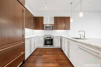 2 Water St in New York, NY - Building Photo - Building Photo