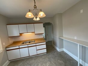 19824 Pasnow Ave in Euclid, OH - Building Photo - Building Photo