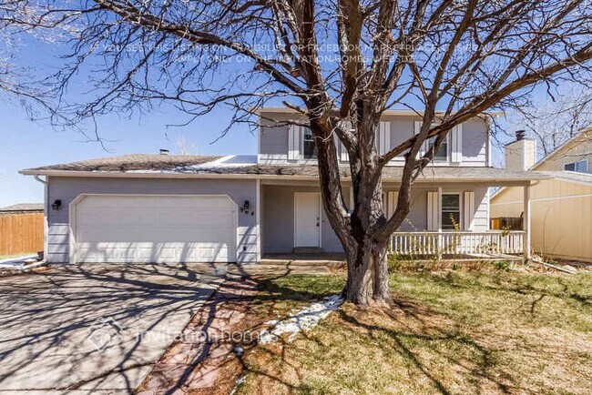 964 S Uravan St