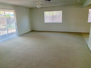 1014 Harvard Ave in Clovis, CA - Building Photo - Building Photo